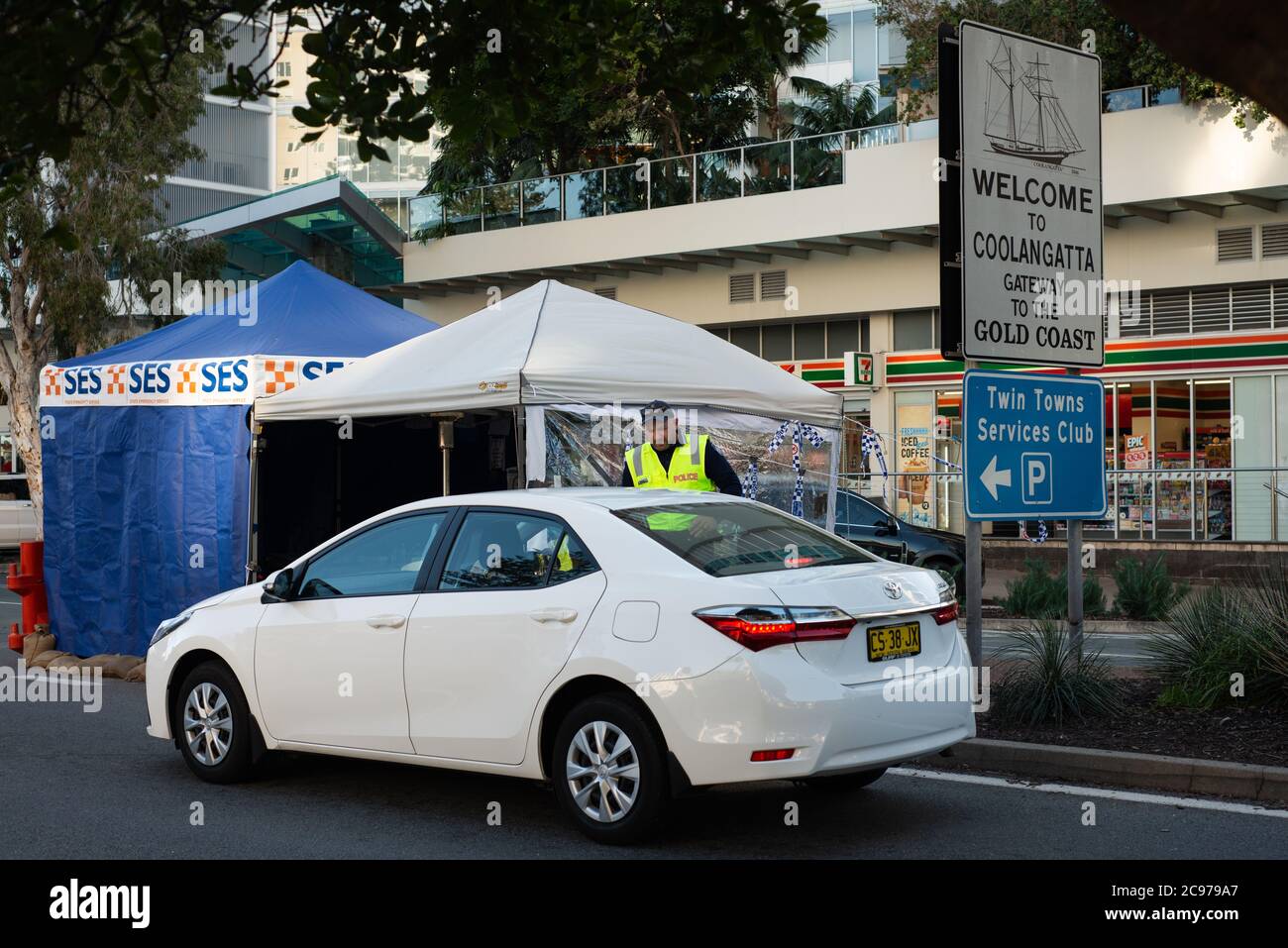 Coolangatta, Qld, Australia - July 16, 2020: police check point at the border between NSW and Qld. As part of covid19 restrictions the border had been Stock Photo