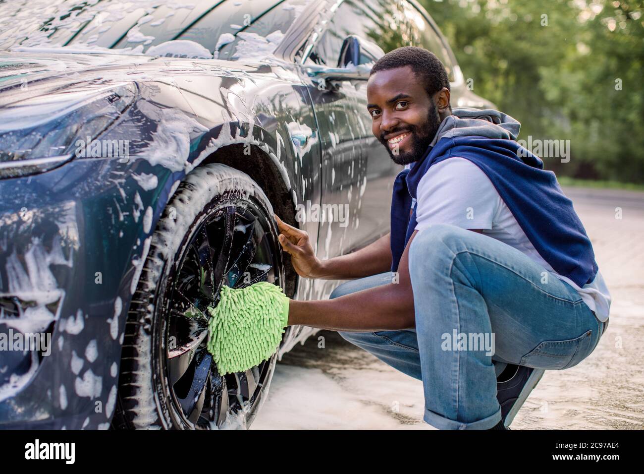 Polishing rims in car hi-res stock photography and images - Alamy