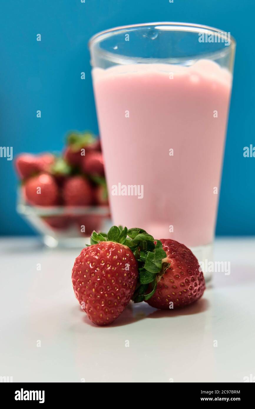healthy strawberry juice Stock Photo Alamy