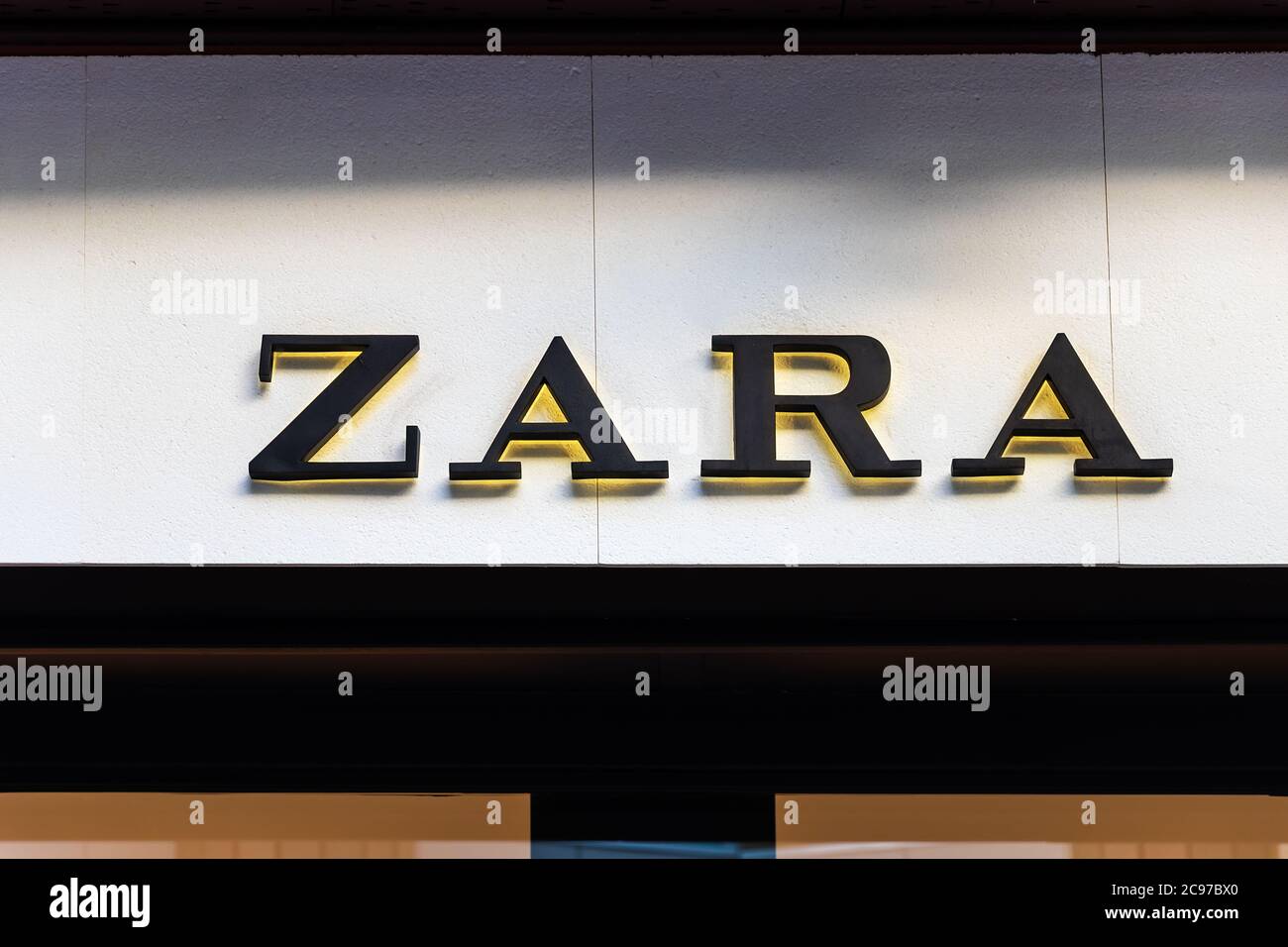 Huelva, Spain - July 27, 2020: ZARA logo above the store entrance in Holea  Shopping center. The company specializes in fast fashion, clothing, accesso  Stock Photo - Alamy