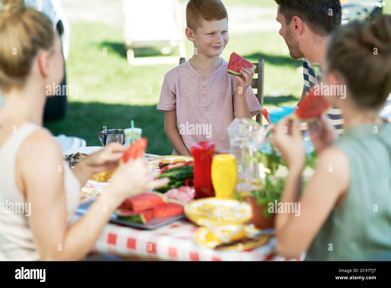 Summer family activities hi-res stock photography and images - Alamy