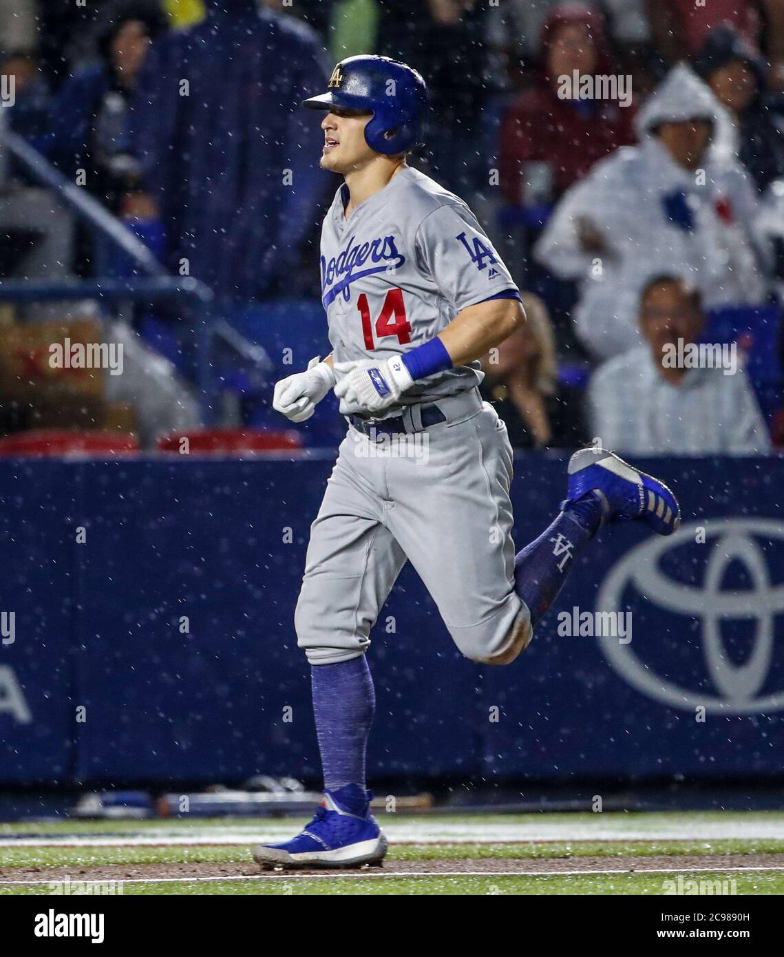 Enrique Hernandez de los Dodgers conecta cuadrangular, durante el partido de beisbol de los Dodgers de Los Angeles contra Padres de San Diego, durante el primer juego de la serie las Ligas Mayores del Beisbol en Monterrey, Mexico el 4 de Mayo 2018.(Photo: Luis Gutierrez) Stock Photo