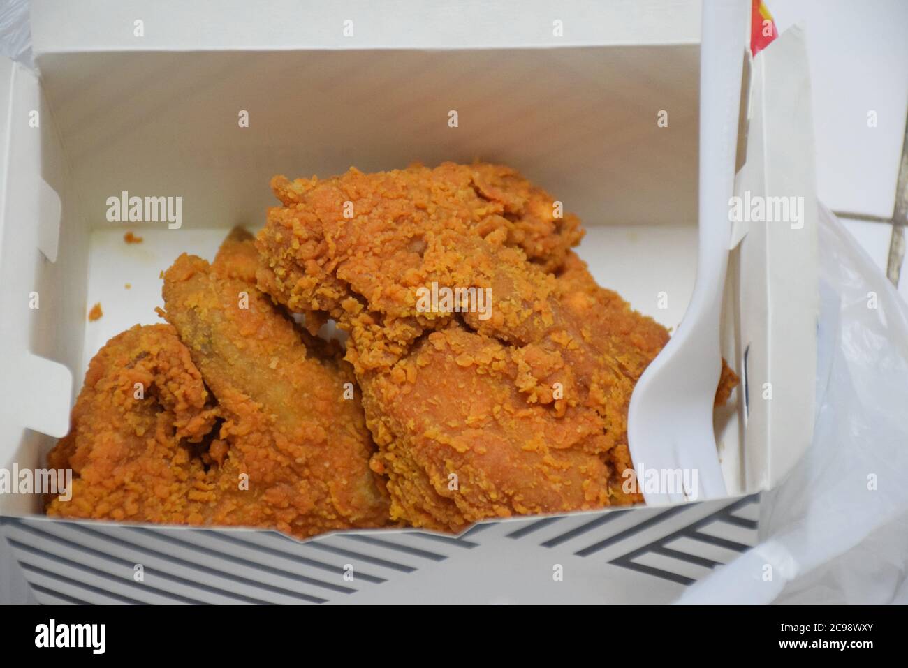 Download Kentucky Fried Chicken Box High Resolution Stock Photography And Images Alamy