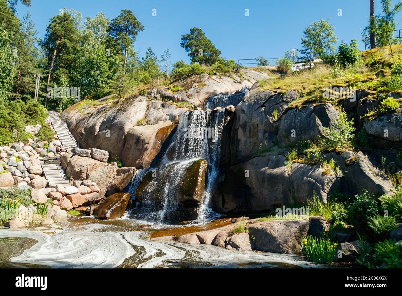 Pond fountain waterfall garden hi-res stock photography and images - Page  15 - Alamy