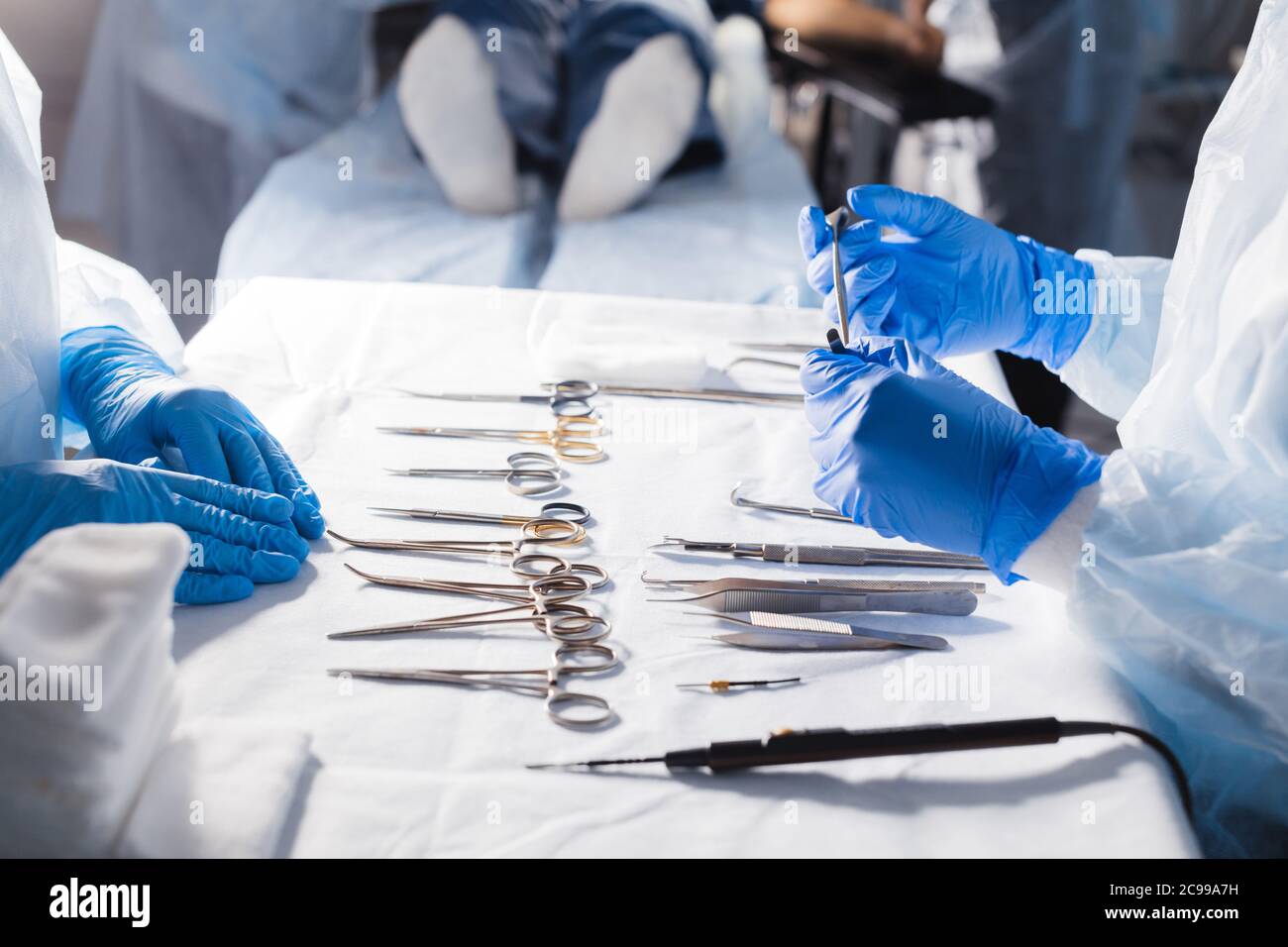 Hand Surgery High Resolution Stock Photography and Images Alamy