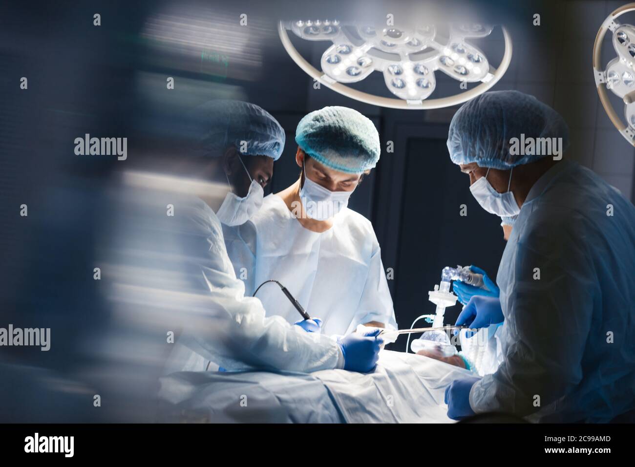 Hospital theatre lights blurry hi-res stock photography and images - Alamy