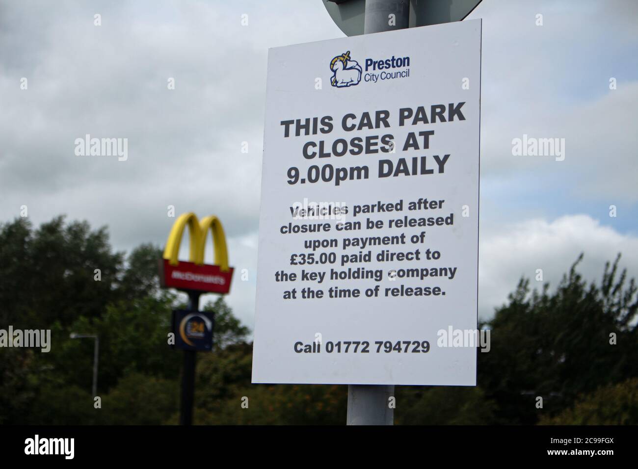 Car park closing time hires stock photography and images Alamy