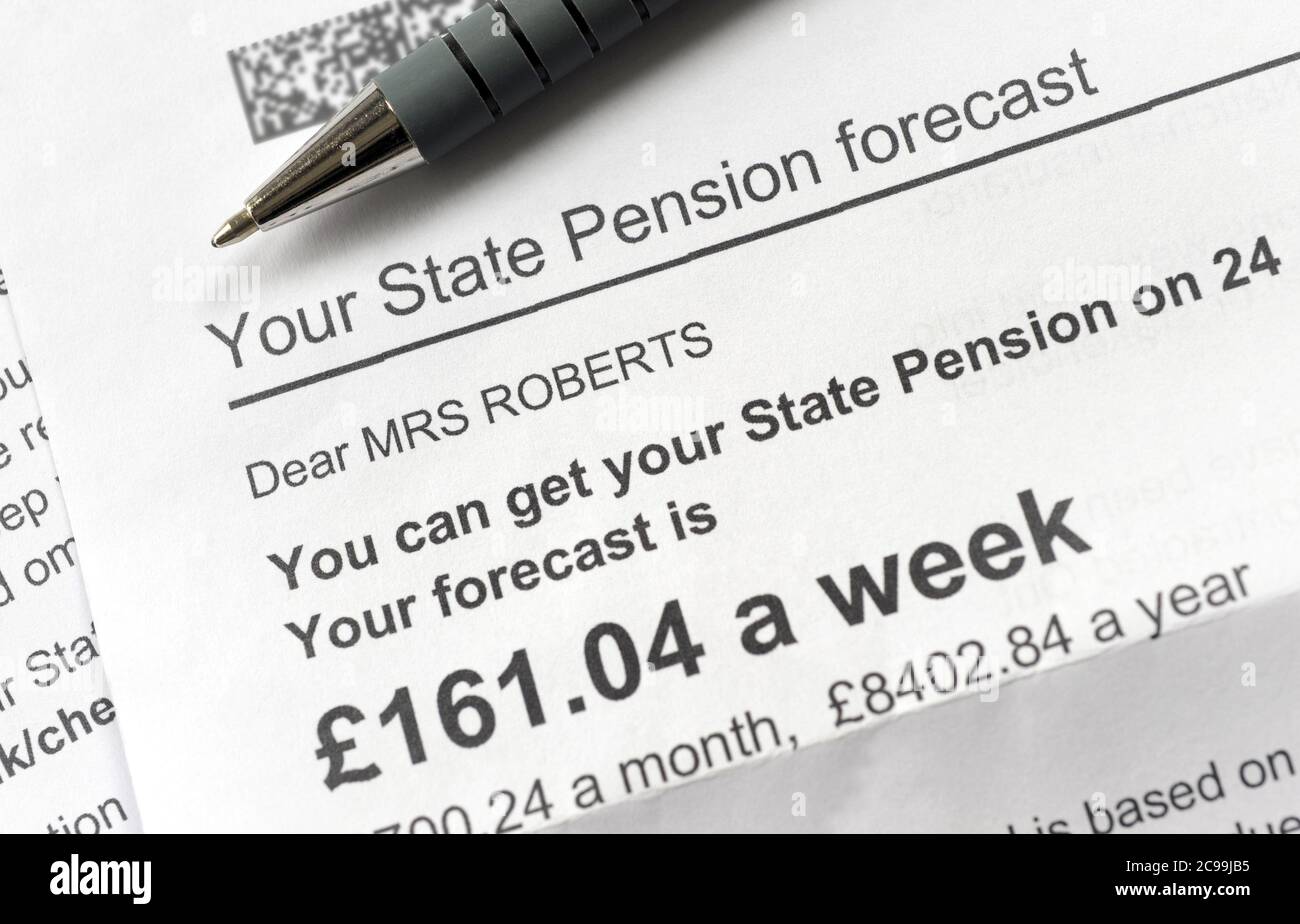 UK STATE PENSION FORECAST LETTER RE PENSIONS RETIREMENT OLD AGE COMPANY WORKPLACE ETC UK Stock Photo