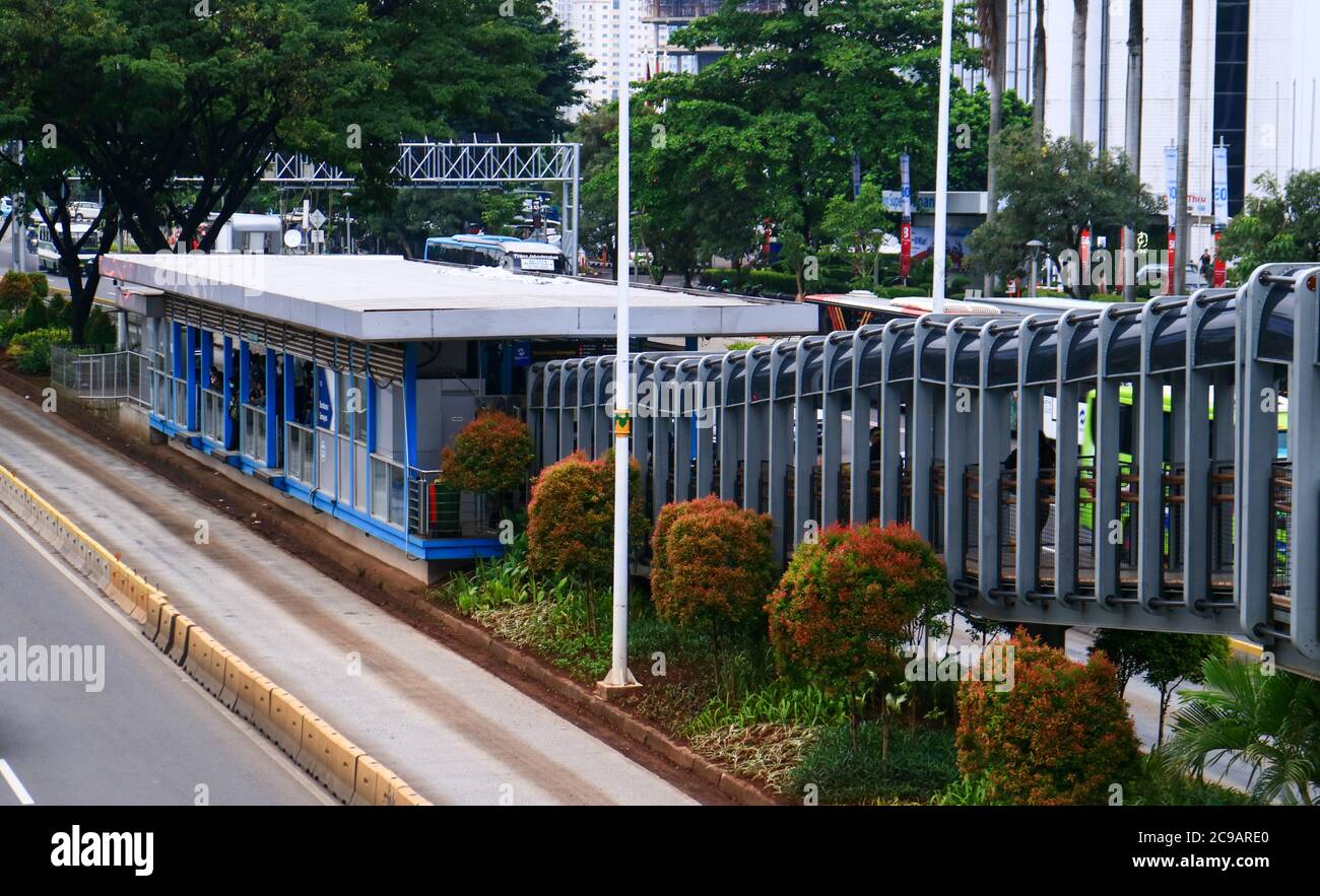 Shelter Bus Tingkat Pariwisata Jakarta: Solusi dan Tantangan Transportasi Publik Ibu Kota