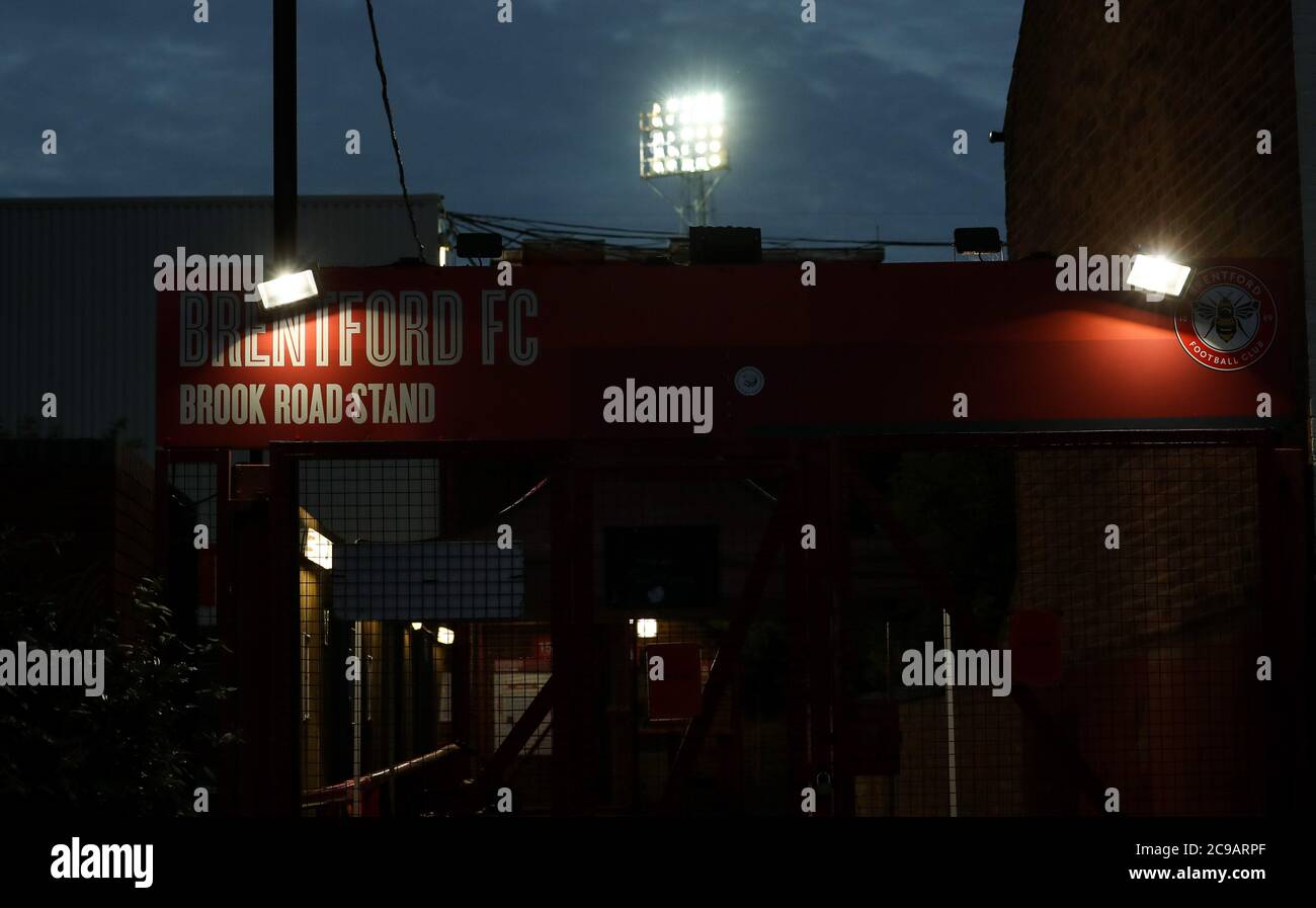 London, 29th July 2020  General View of Griffin Park on the final night of football at their historic home (Since 1904) before they move to their new ground, Brentford Community Stadium. They won their playoff semi-final to reach the final Andrew Fosker / Alamy Live News Stock Photo