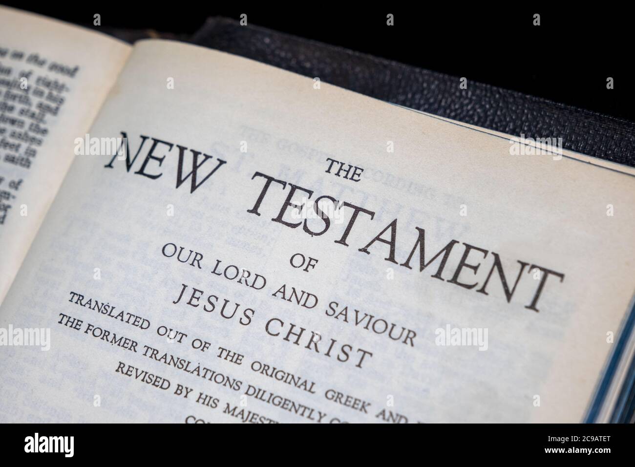 Bible open at the first page of the New Testament Stock Photo