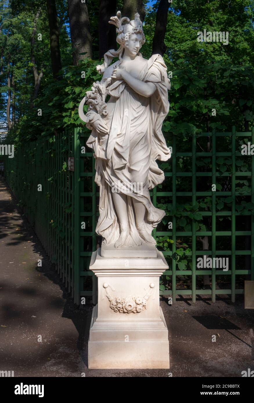Saint-Petersburg, Russia - July 28, 2019: Marble Sculpture of the roman goddess Flora (in greek mythology Chloris) by Heinrich Meiring (Arrigo Merengo Stock Photo