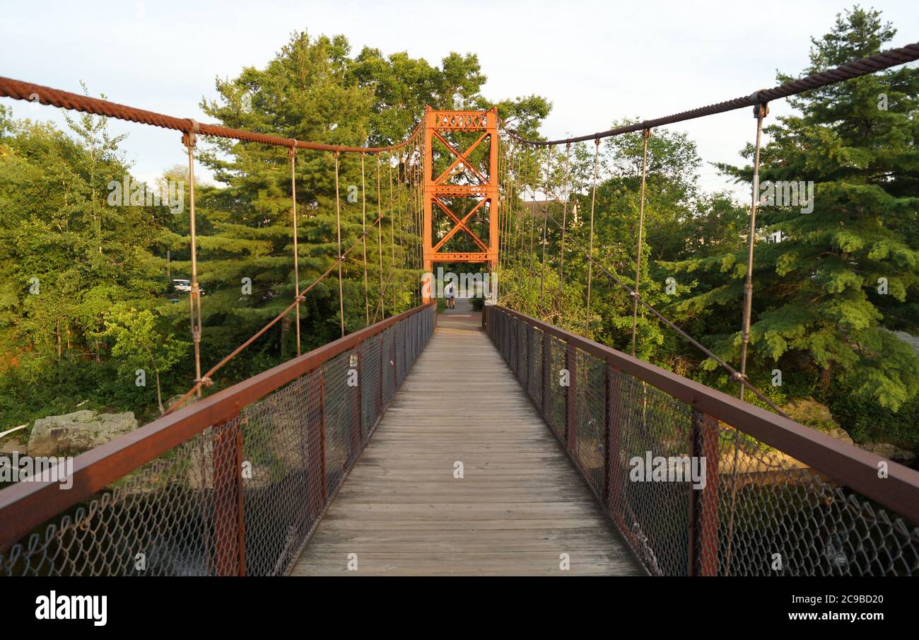 Androscoggin Swinging Bridge, pedestrian suspension bridge built in