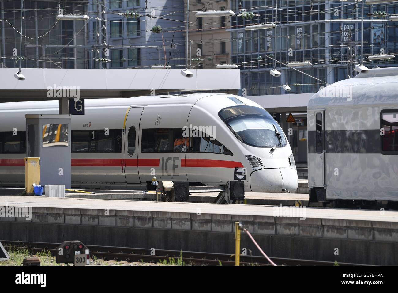 Ice 693 Munich, Deutschland. 29th July, 2020. Incoming ICE train, Intercity ...