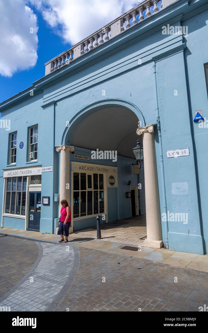 Archway entrance to Arcade Street showing the Arcade tavern pub, Ipswich, Suffolk, England, UK Stock Photo