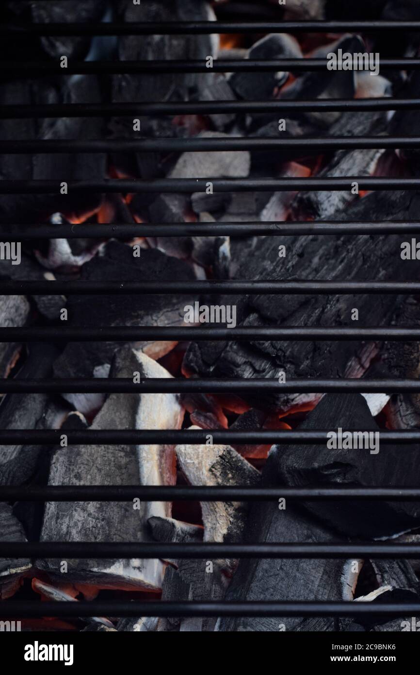 Glowing hot barbecue charcoal and embers Stock Photo - Alamy