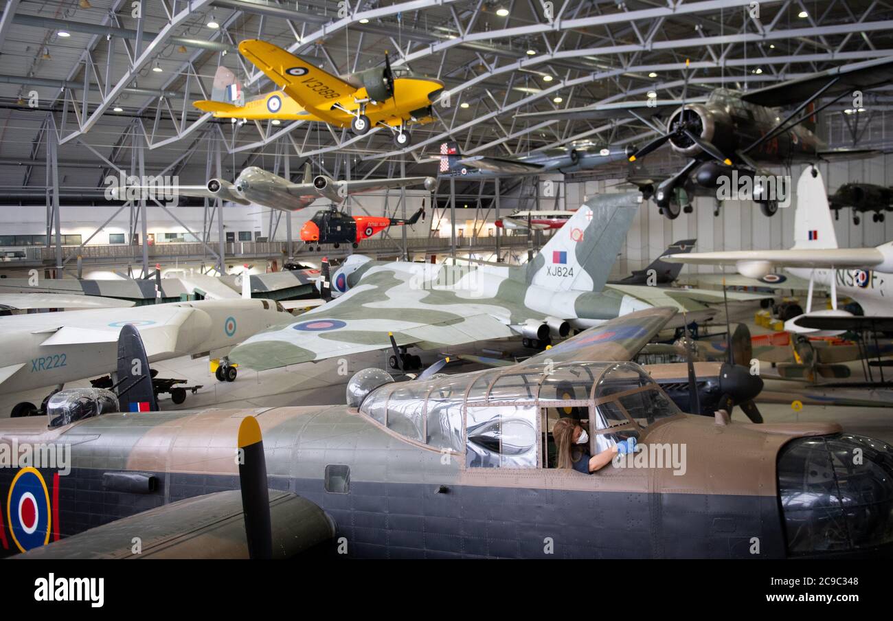 Lancaster Bomber Cockpit High Resolution Stock Photography And Images Alamy