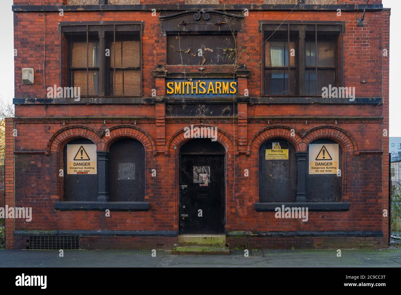 Smith's Arms, Ancoats' oldest pub,  torn down in 2016 to make way for apartments. Built 1775, became pub 1827. Pic taken same year as demolition. Stock Photo