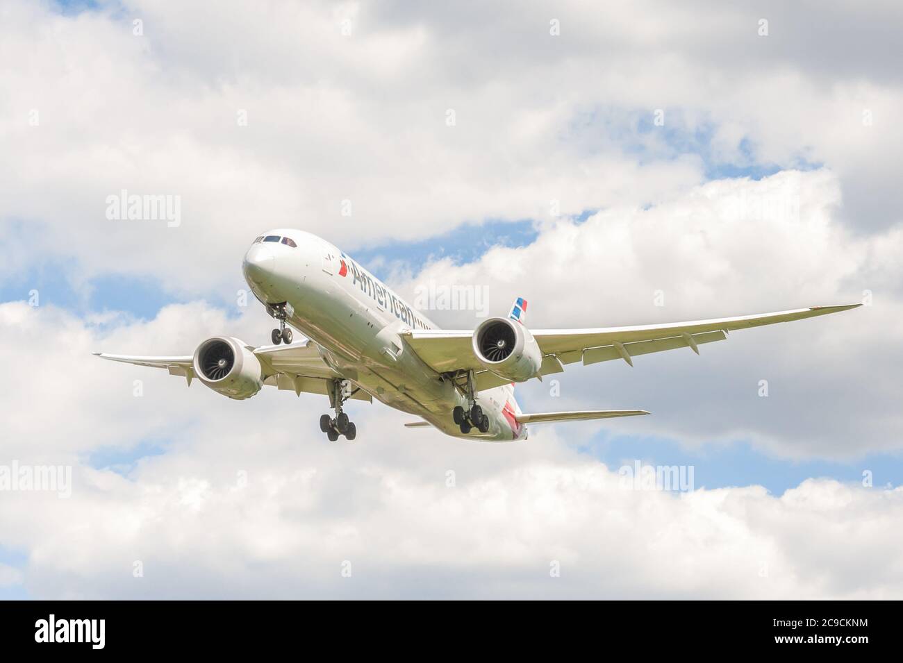 American Airlines Boeing 787 Dreamliner on landing approach to London, Heathrow Airport, UK on May 12, 2019 Stock Photo