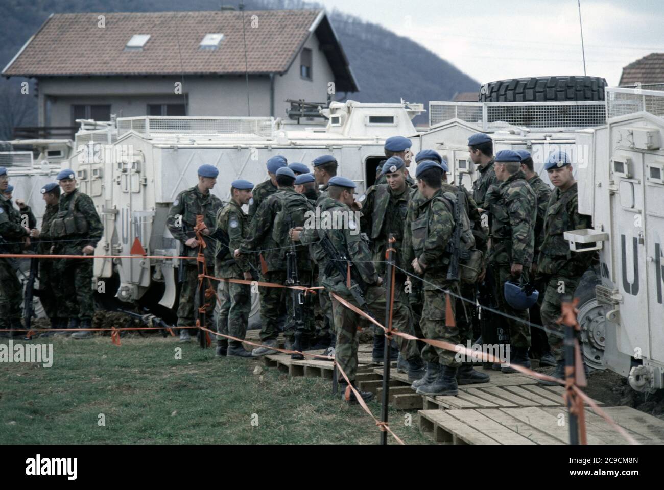 21st March 1994 During the war in Bosnia: just arrived, British soldiers of the Duke of Wellington's Regiment with their Saxon APCs inside the British base in Bila, near Vitez. Stock Photo