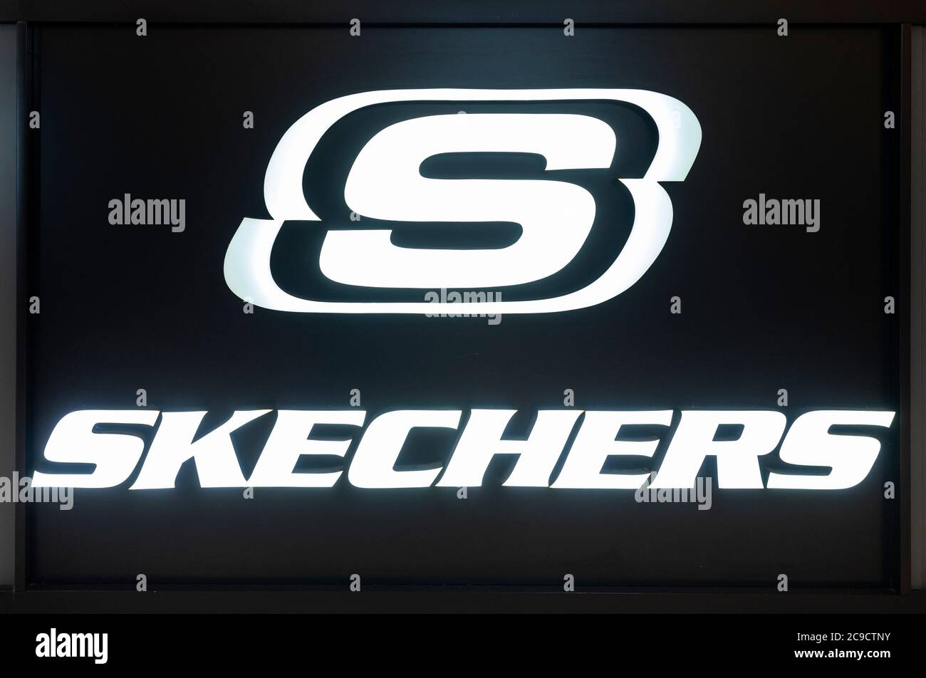 Logo De Skechers Et Avant De Signe De Texte De Note De Magasin De ...