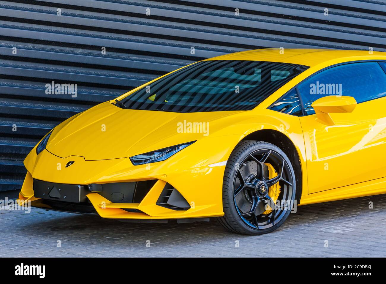 Lamborghini huracan yellow hi-res stock photography and images - Alamy