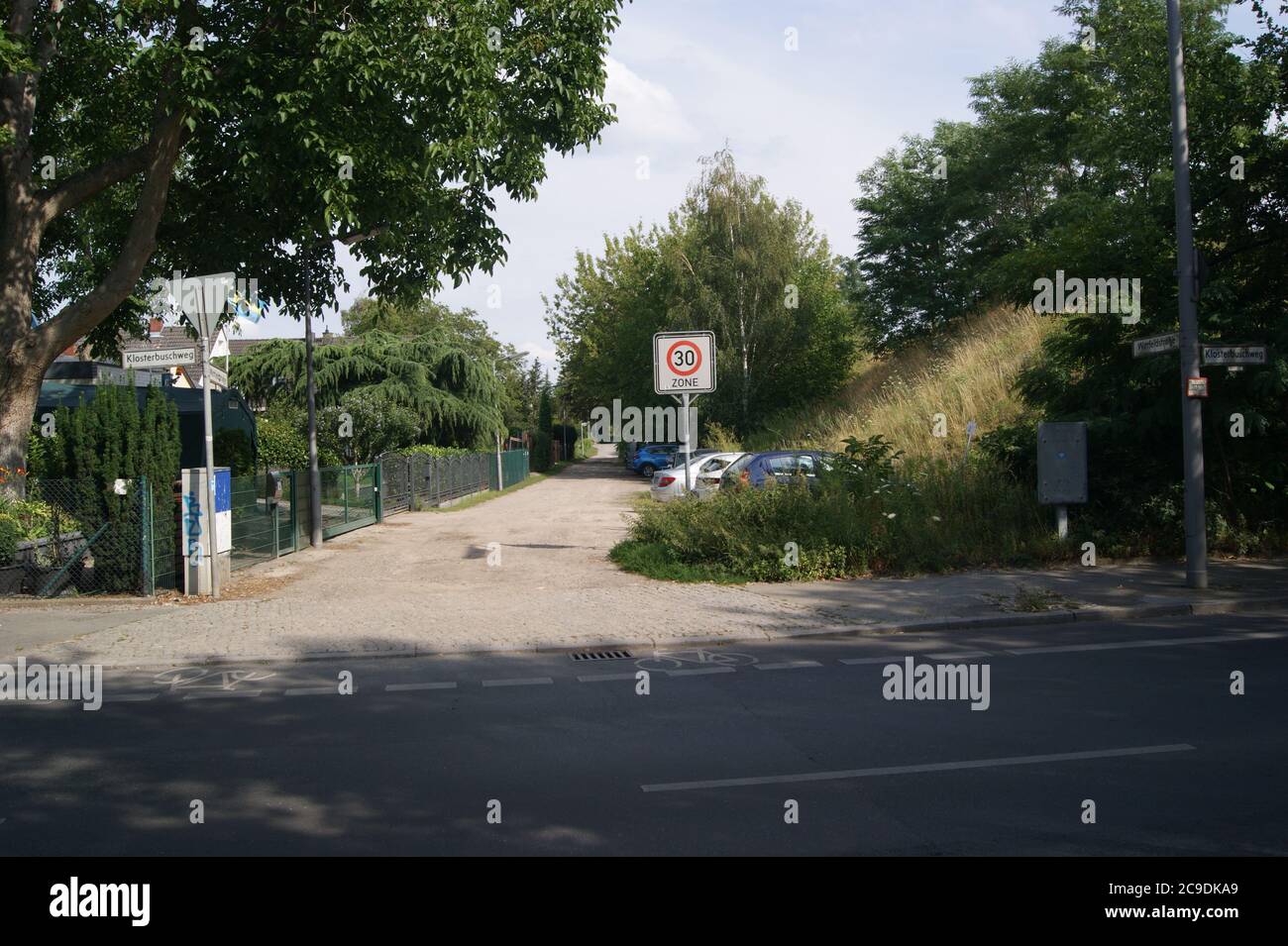 Wittfeldstraße Ecke Klosterbuschweg in Staaken, Berlin-Spandau Stock Photo