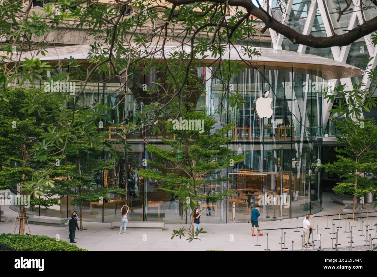 Apple central world bangkok hi-res stock photography and images - Alamy