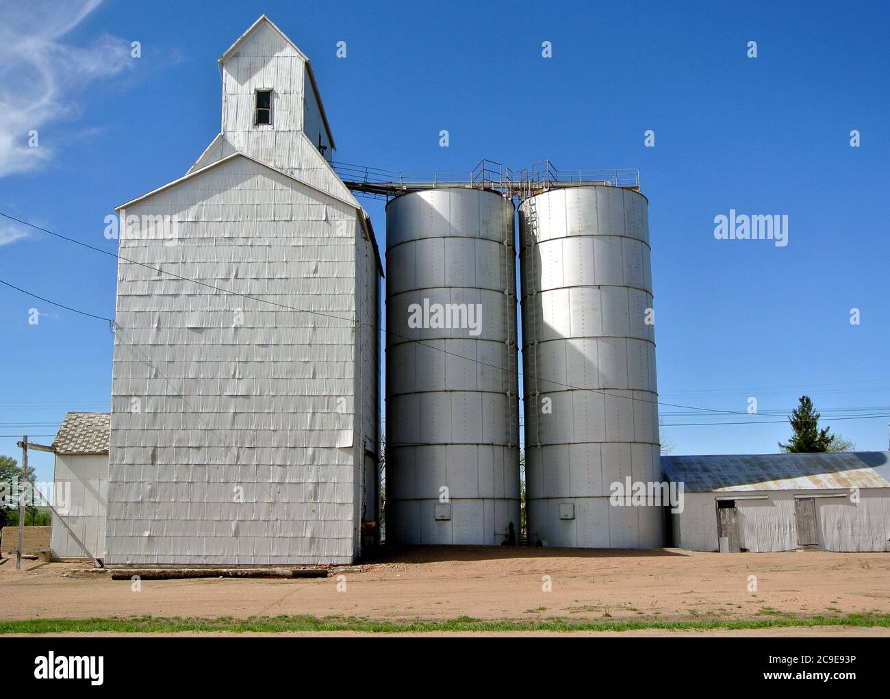 grain elevators in sidney iowa usa on hwy 30 Stock Photo