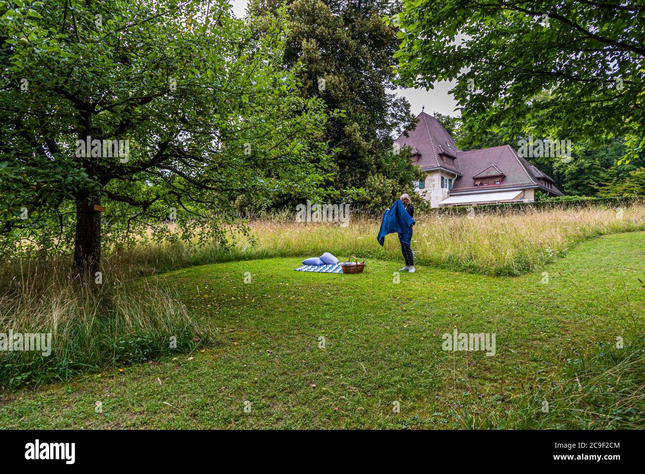 Picnic in the garden of the Reinhart Collection formed by Oskar Reinhart in Winterthur, Switzerland Stock Photo