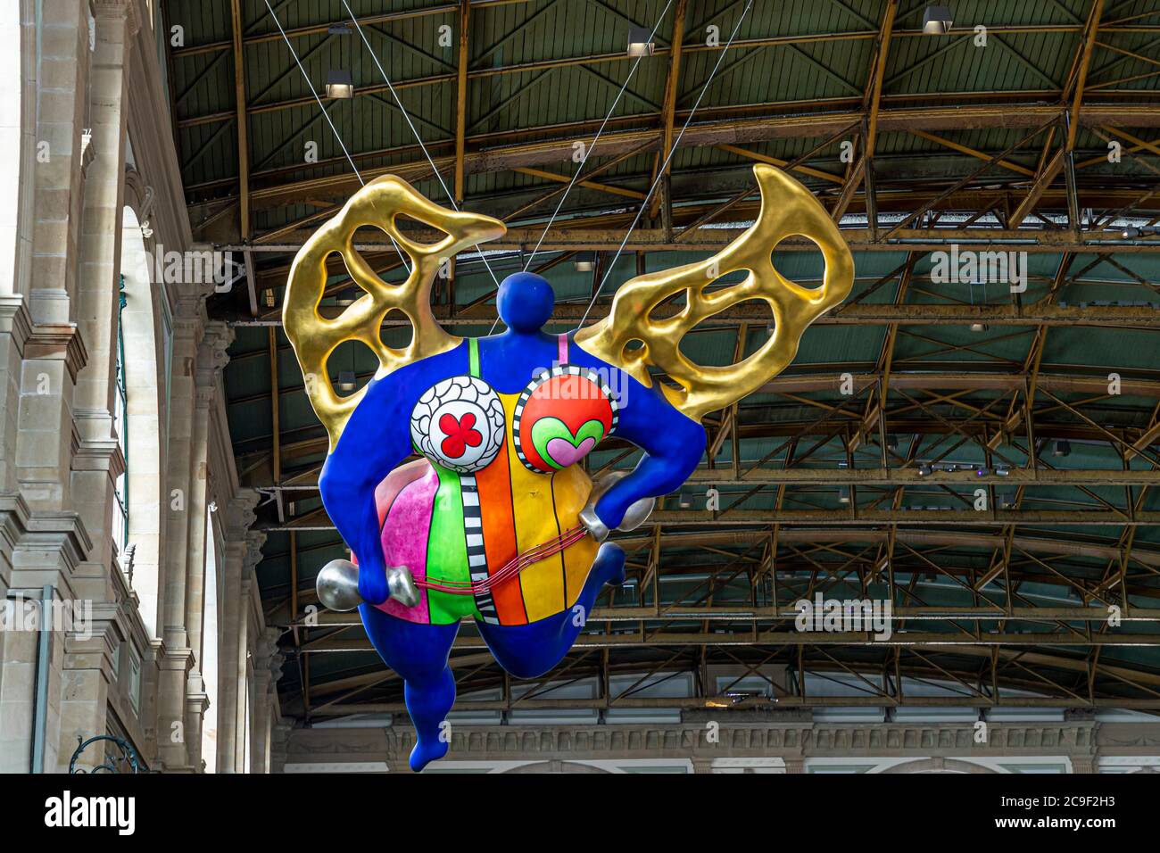 L'Ange Protecteur (Guardian Angel) by Niki de Saint Phalle in Zurich Main Train Station, Switzerland Stock Photo
