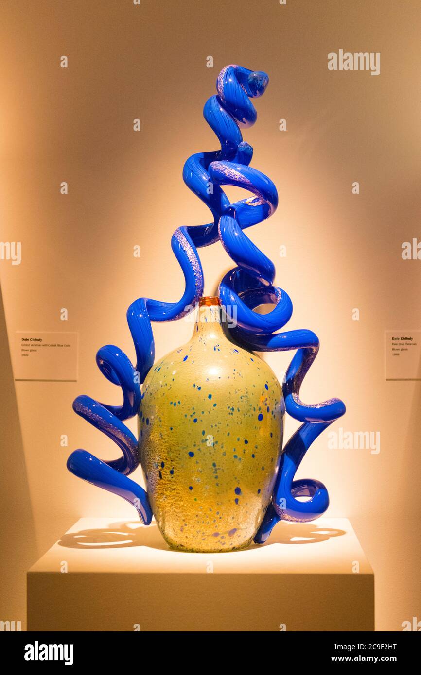 Kew Royal Botanical Gardens iconic Dale Chihuly Reflections Exhibition