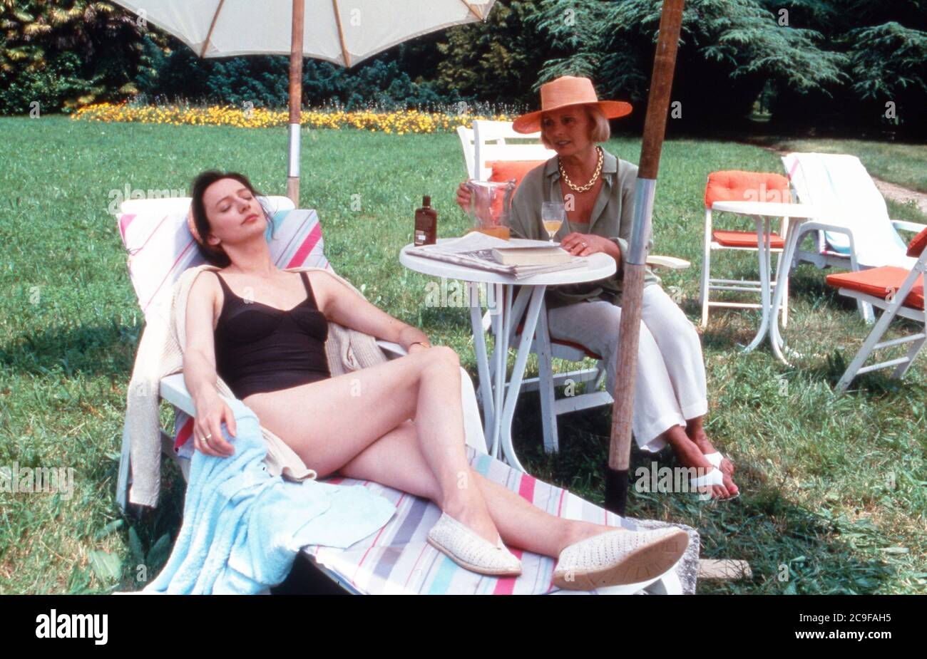Schloß Hohenstein - Irrwege zum Glück, Fernsehserie, Deutschland 1992 - 1995, Darsteller: Sophie von Kessel, Ruth Maria Kubitschek Stock Photo