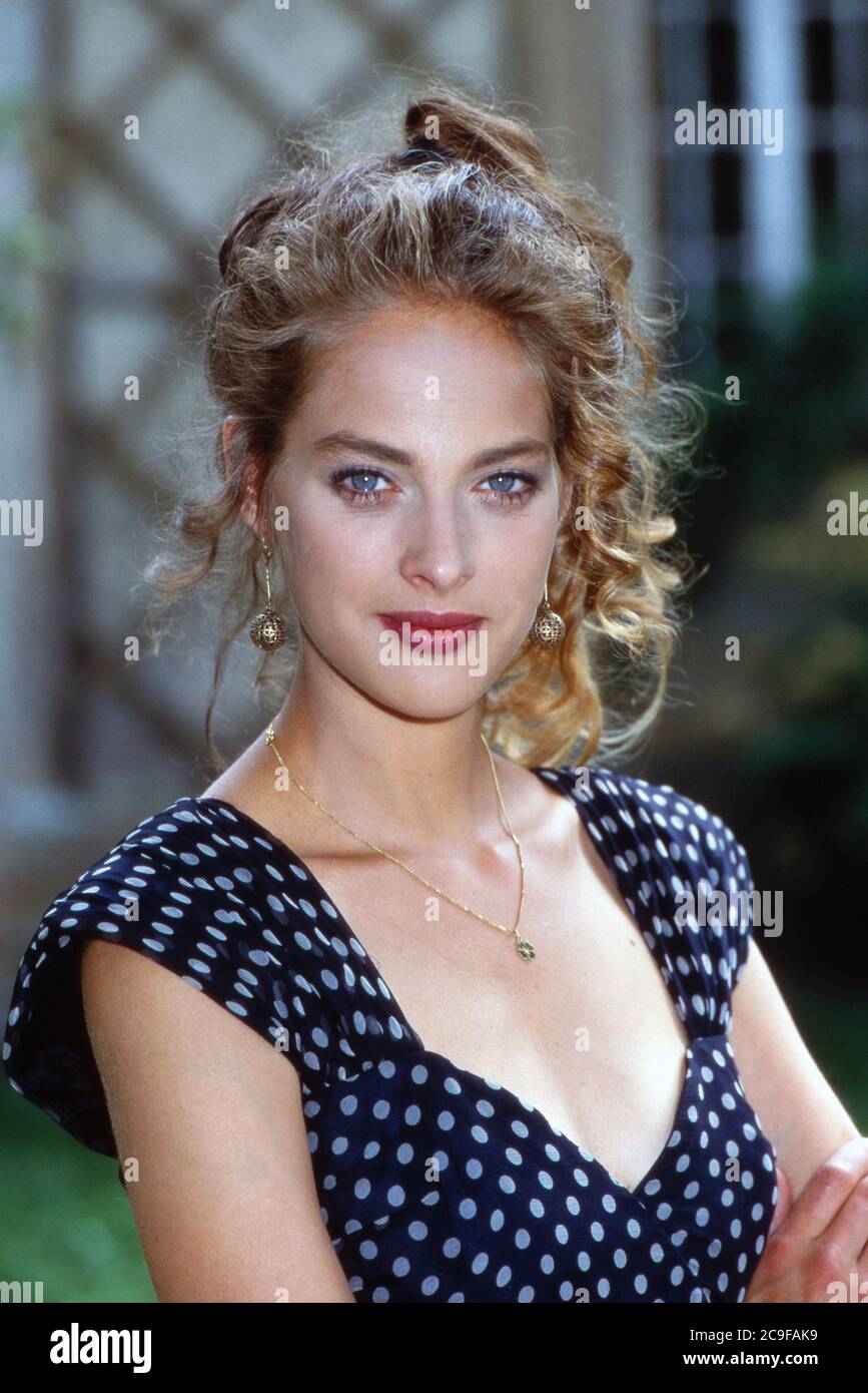 Schloß Hohenstein - Irrwege zum Glück, Fernsehserie, Deutschland 1992 - 1995, Darsteller: Sophie von Kessel Stock Photo