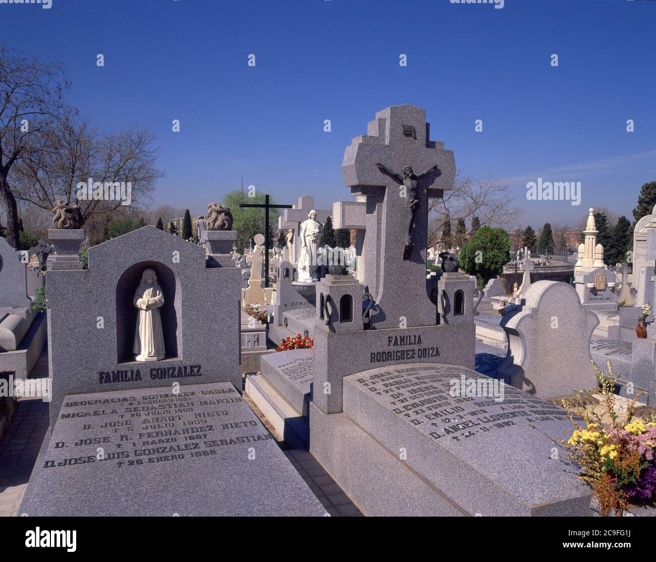 TUMBAS DEL CEMENTERIO DE LA ALMUDENA. Location CEMENTERIO DE LA ALMUDENA. MADRID. SPAIN Stock