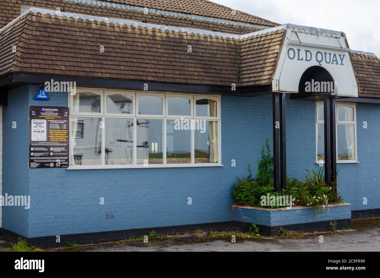 parkgate-uk-jun-17-2020-the-old-quay-is-a-pub-and-restaurant