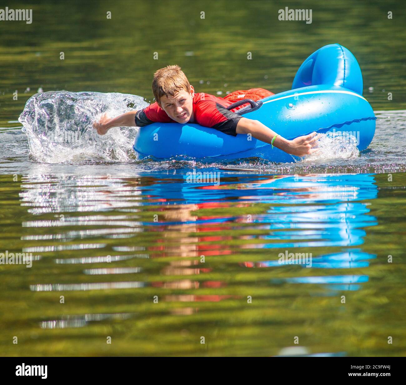 Tubing on delaware river hires stock photography and images Alamy