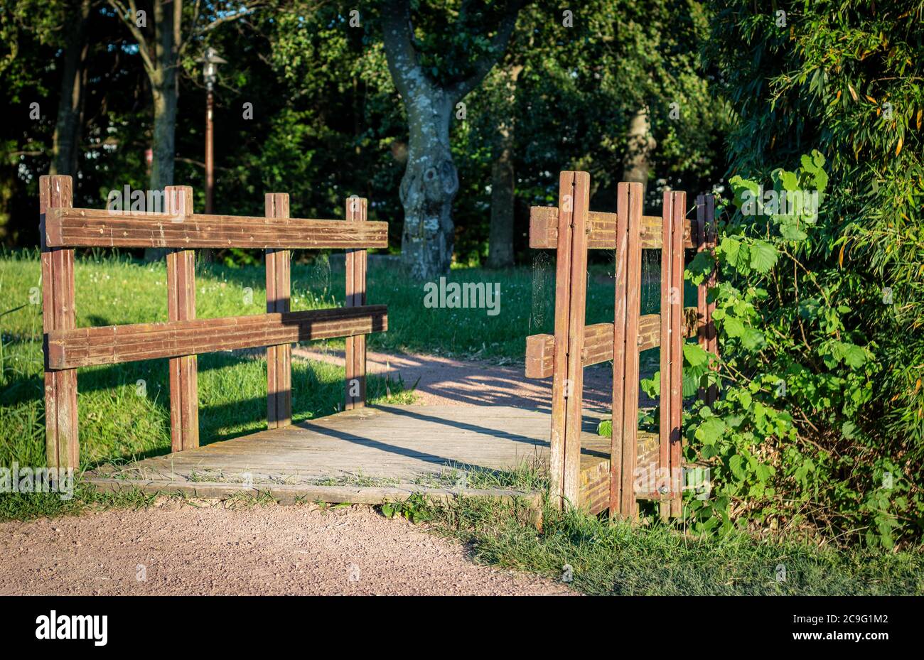 Wooden or timber fence fences hi-res stock photography and images - Alamy
