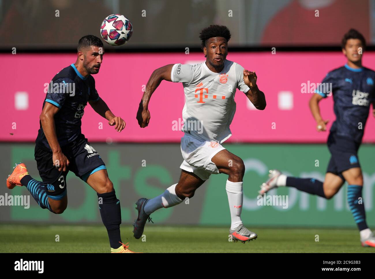 Munich, Deutschland. 31st July, 2020. firo Football: Test game Audi Football Sumwith FC Bayern 31.07.2020 FC Bayern Munich, Muenchen, Munich- Olympique Marseille Kingsley Coman # 29 from FC Bayern Munich, # 3 Alvaro Gonzalez of Olympique Marseille Stefan Matzke/sampics/Pool via firo sportphoto For journalists only Purposes! Only for editorial use! | usage worldwide Credit: dpa/Alamy Live News Stock Photo