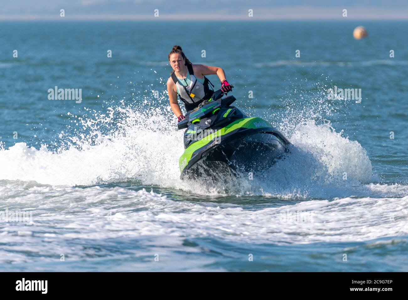 Girl water skiing hires stock photography and images Alamy