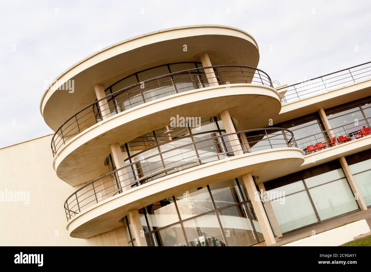 De La Warr Pavilion an Art Deco building in Bexhill On Sea, East Sussex designed by erich mendelsohn and serge chermayeff, constructed 1935. Stock Photo