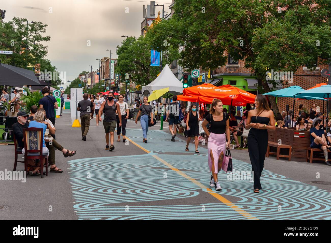 Montreal, CA - 30 July 2020: Voies actives securitaires (safe active transportation circuit) on Mont Royal Avenue during Covid-19 pandemic Stock Photo