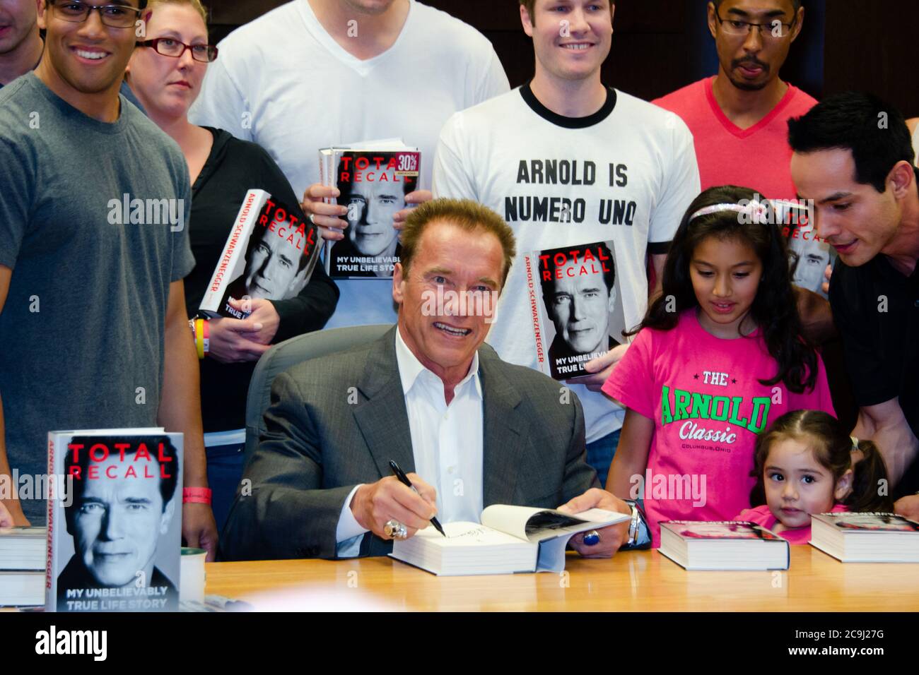 Total recall schwarzenegger hi-res stock photography and images - Alamy