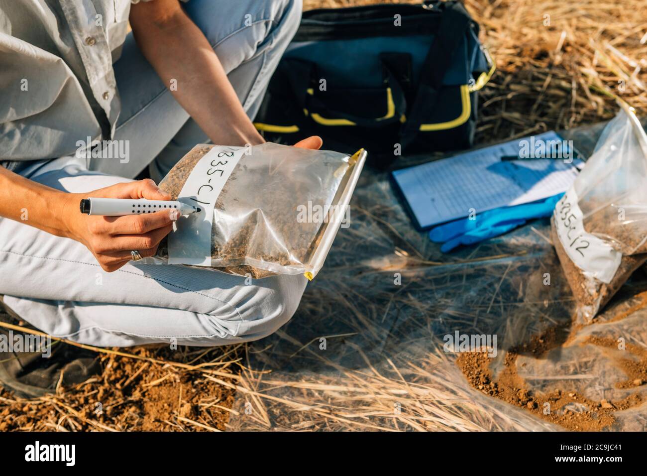 Bagging soil hi-res stock photography and images - Alamy