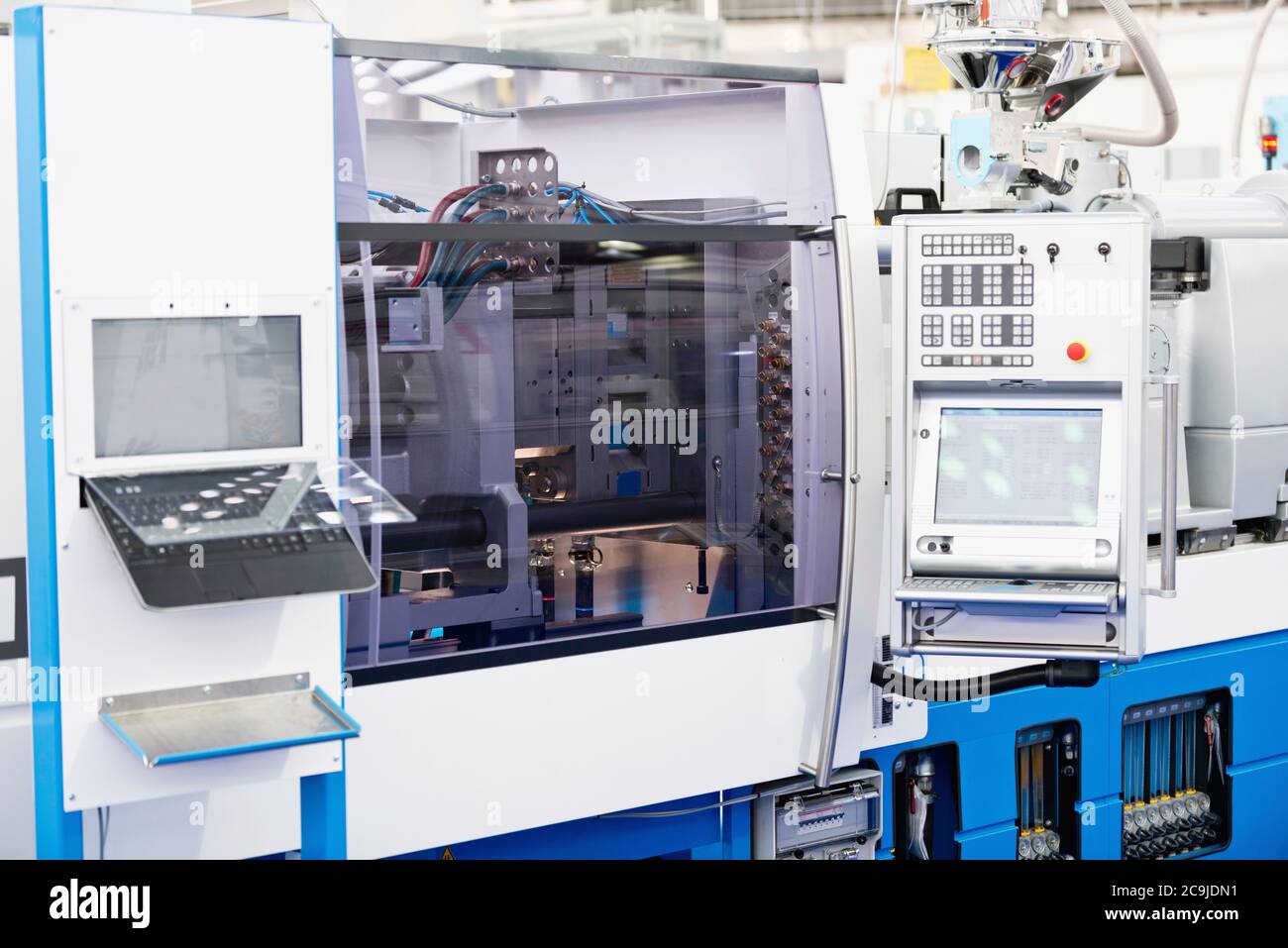 Horizontal hydraulic injection moulding machine Stock Photo Alamy