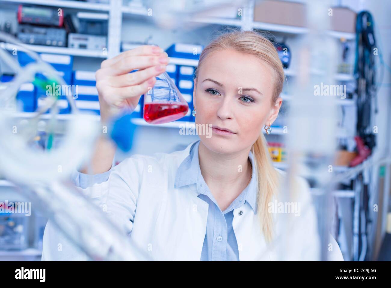 Researcher in chemistry lab Stock Photo - Alamy