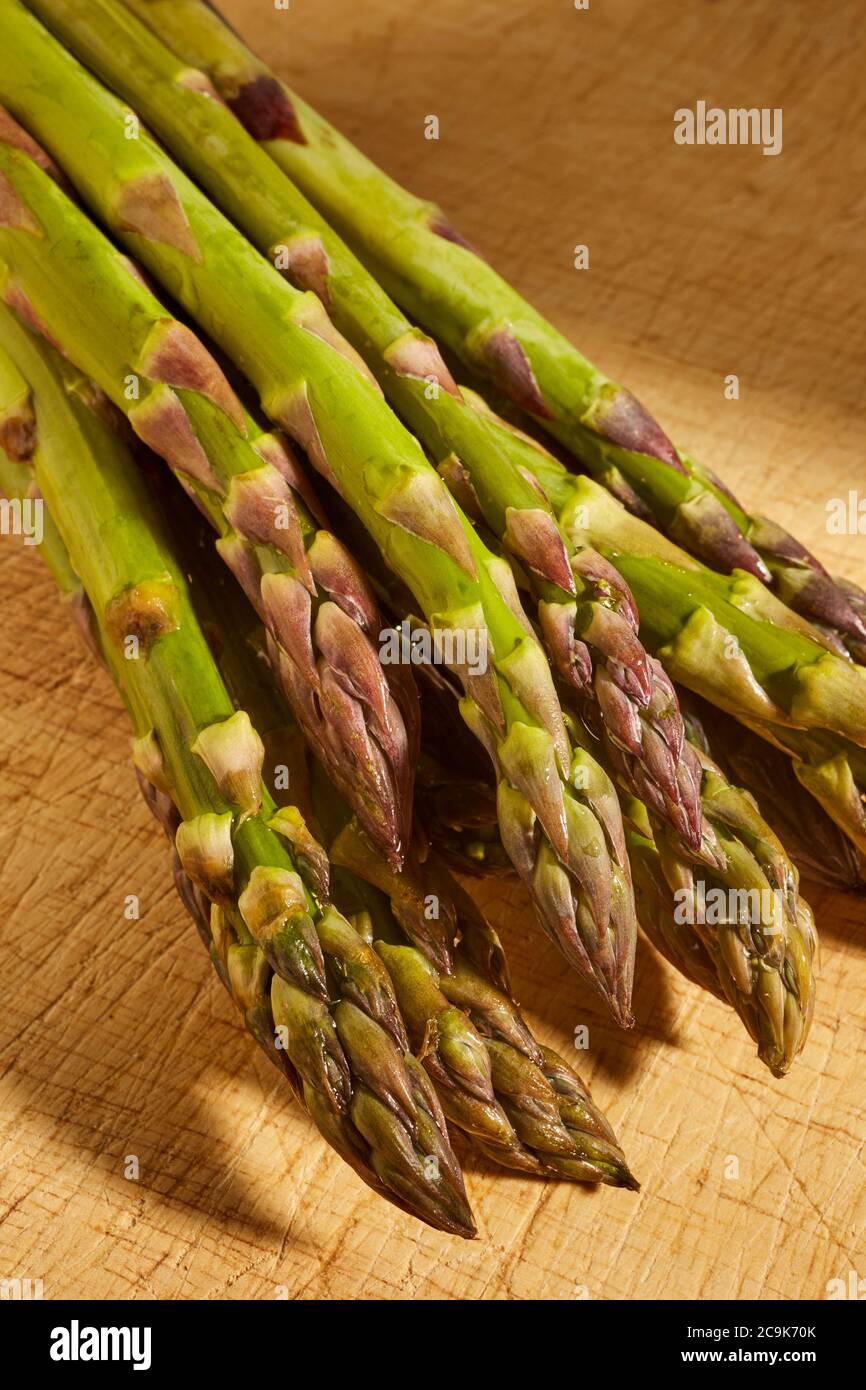 Fresh, raw asparagus spears from Lancaster, Pennsylvania, USA Stock Photo