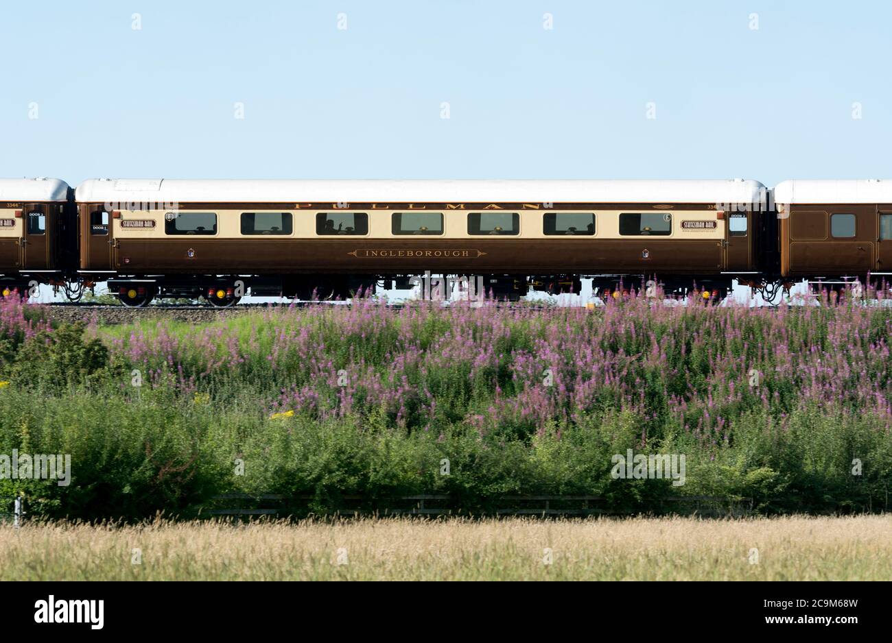 Statesman Rail Mk2 Open First Pullman carriage "Ingleborough" as part