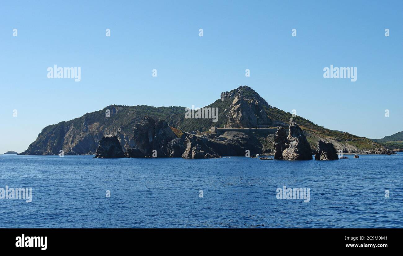 Porquerolles island Les Medes rocks Stock Photo - Alamy