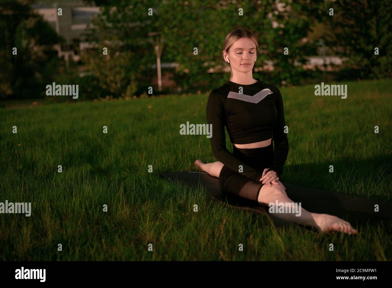 Twine position hi-res stock photography and images - Alamy